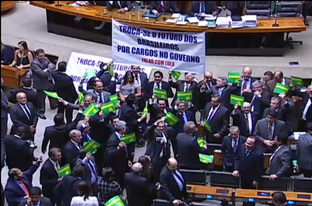 Deputados se manifestam contra e a favor ao impeachment - Reprodução/TV Câmara Deputados se manifestam contra e a favor ao impeachment - Reprodução/TV Câmara