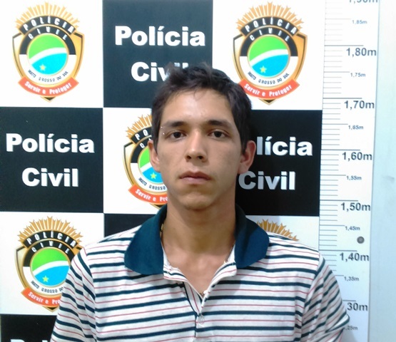 A vítima foi encontrada com perfurações de tiros - Arquivo policial