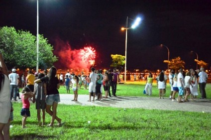 Estima-se que mais de 10 mil pessoas passaram a Virada do Ano na Orla da Lagoa Maior - Divulgação