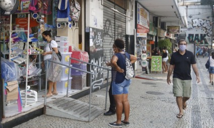 No Brasil, o volume de vendas do comércio varejista nacional cresceu 5,2% frente a junho - Reprodução/Agência Brasil