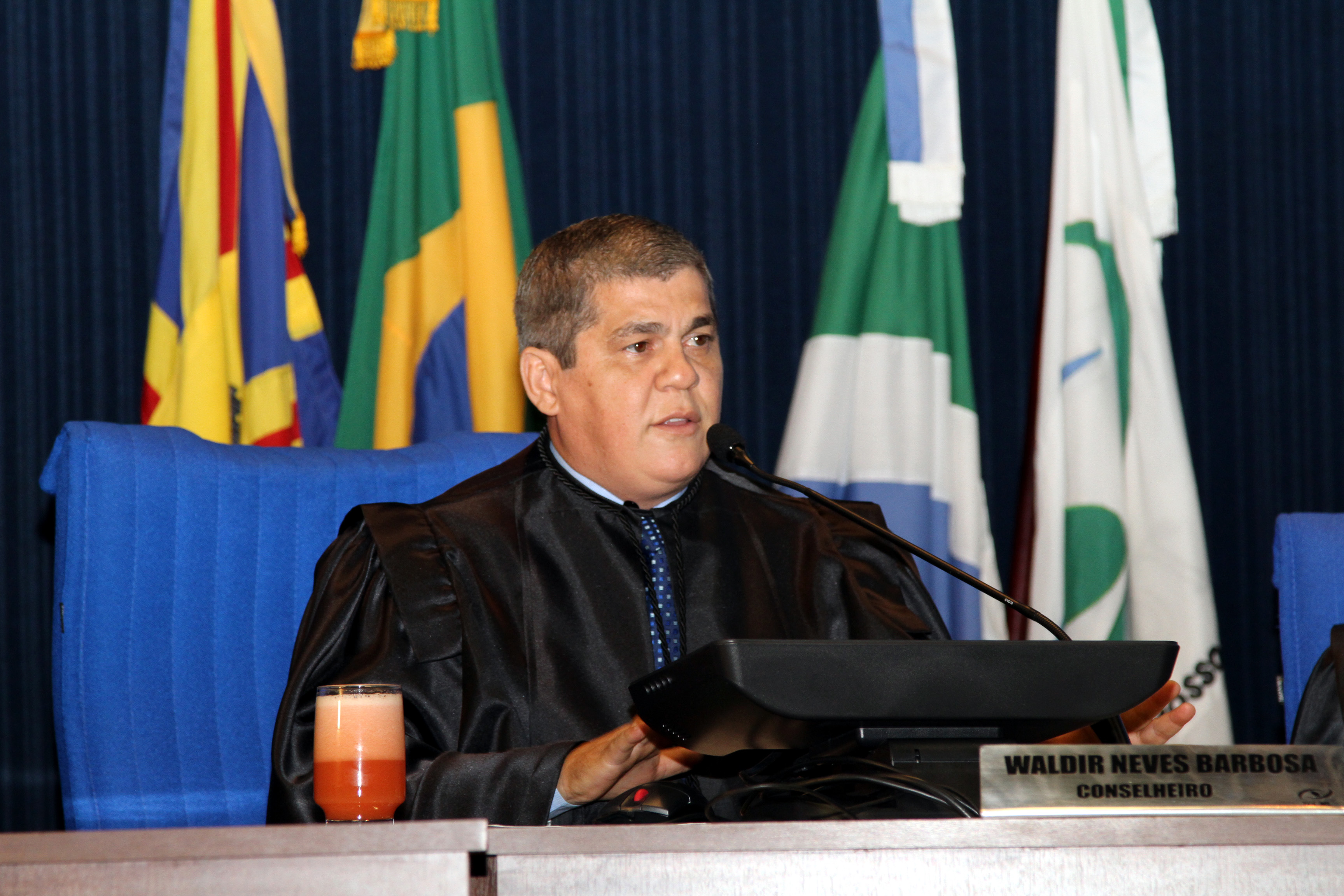 Waldir Neves é investigado por suspeita de corrupção