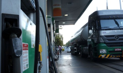 Esta é a segunda redução neste mês no valor da gasolina e primeira no diesel - Marcello Casal Jr/Agência Brasil
