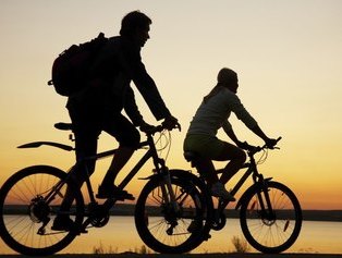 Andar de bicicleta melhora a resistência e combate o estresse - Ilustração Andar de bicicleta melhora a resistência e combate o estresse - Ilustração