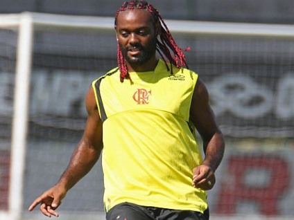 O atacante Vagner Love teve boa passagem pelo Flamengo em 2010 -