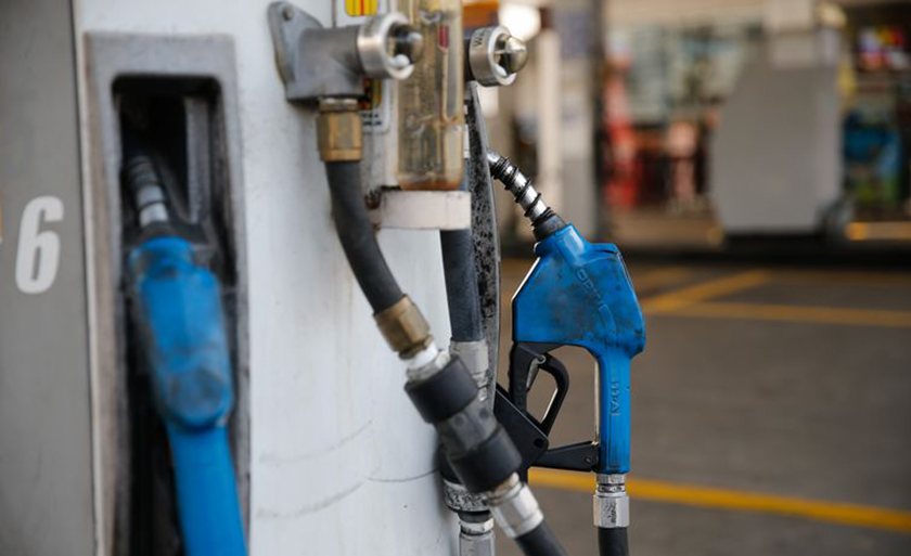 Gasolina mais cara nas refinarias a partir desta quinta-feira - Arquivo/Agência Brasil