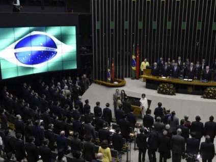 Composição do Congresso para 2015 é entrave para reforma política