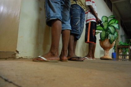 Trio foi apreendido em fiscalização de rotina pelo bairro Nossa Senhora Aparecida -