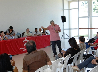 Senador Delcídio do Amaral discursa para público presente na Câmara -