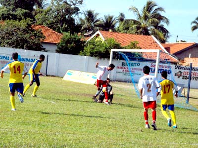 Partidas serão disputadas em três campos da cidade -