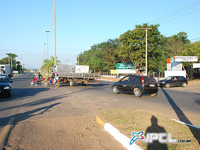 Obra prevista no PAC fará o fechamento do canteiro central. Uma lombada será usada como medida alternativa até a conclusão da obra -