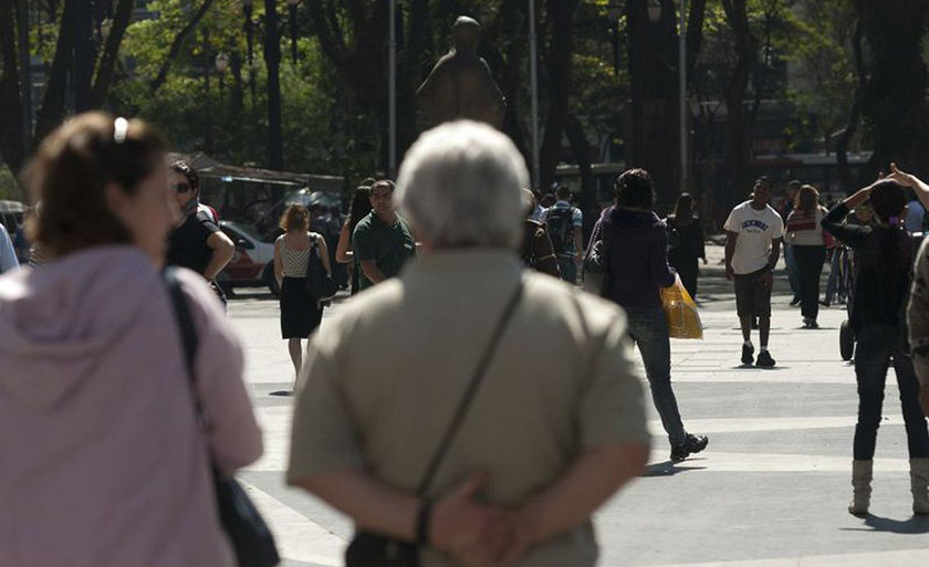 Levantamento mostra que a suscetibilidade das mulheres idosas é maior - Arquivo/Agência Brasil