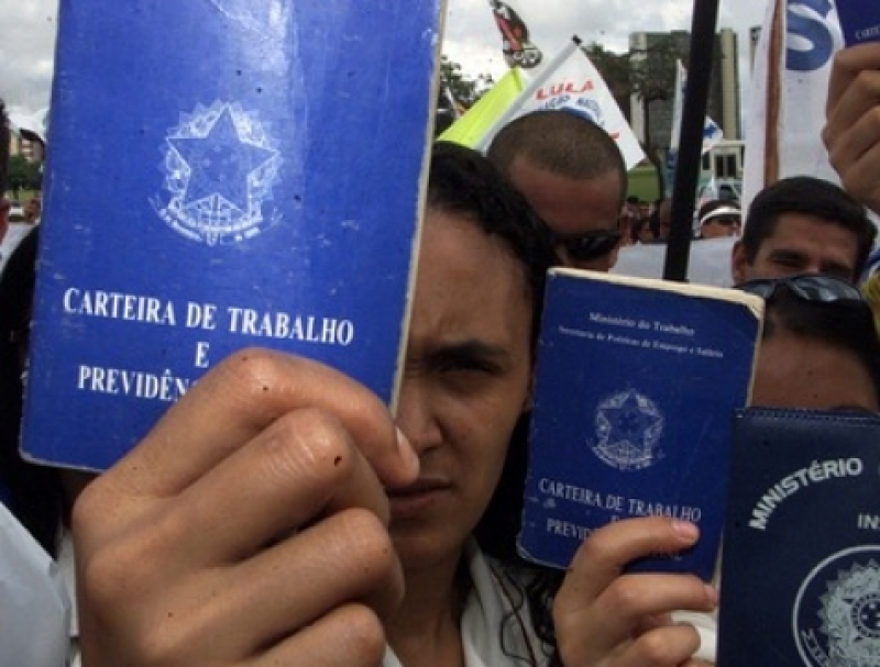 Brasil perde 91 mil postos formais de trabalho em junho