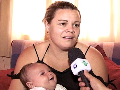 Mara Cristina Paulino e seu filho José Matheus -