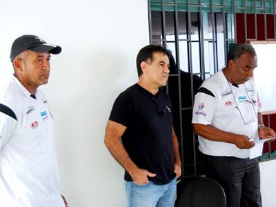 Teixeira (centro) afirmou que jogadores que já atuaram no clube serão contatados -