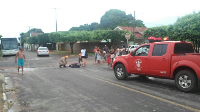 Queda aconteceu no bairro Santa Terezinha, por volta das 18h - Cláudio Jr/TVC