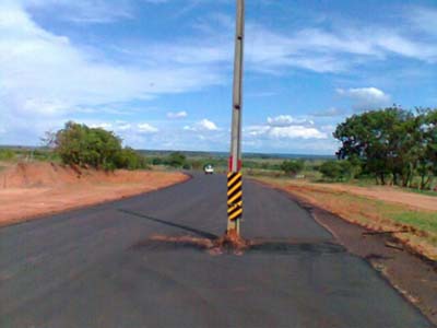 Conforme os responsáveis, no trecho existem ainda outros dois postes, na entrada de Figueirão -