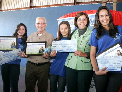 As três vencedoras são alunas da nona série da Escola Estadual Fernando Corrêa -