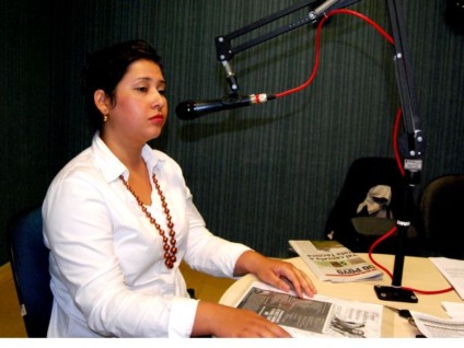 A analista de RH Simone Dias durante o RCN Notícias da Cultura FM -