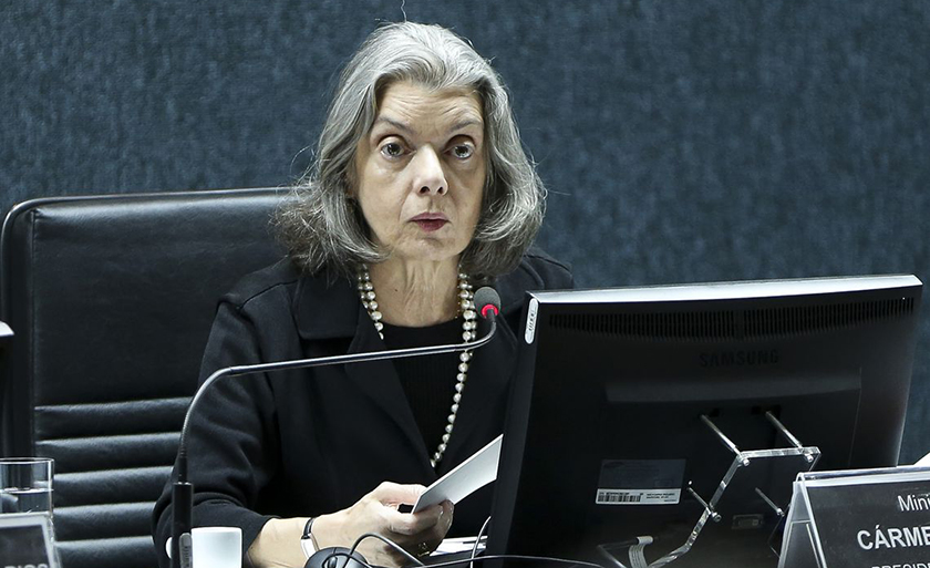 Cármen Lúcia é a terceira na linha sucessória para assumir interinamente a Presidência da República - Marcelo Camargo/Agência Brasil