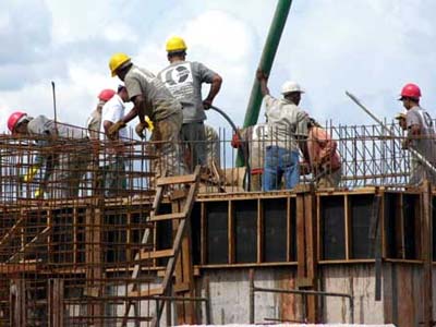Os setores de atividade econômica que mais contribuíram para este resultado foram os serviçose  a construção civil -