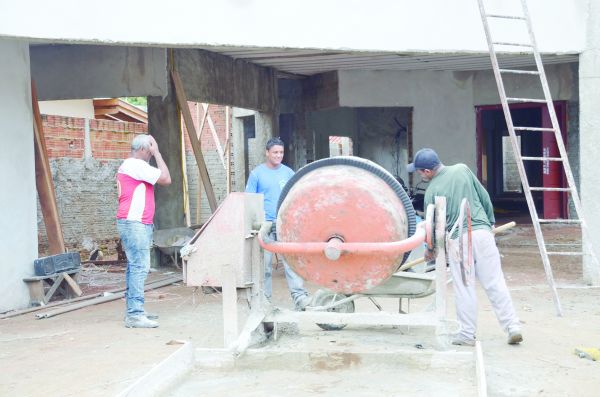 Trabalhadores da construção civil começaram o ano com reajuste de 10% -