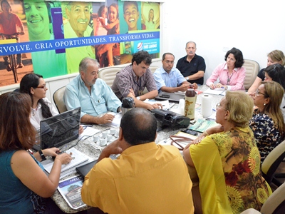 Reunião aconteceu na manhã de quarta-feira no gabinete da Prefeitura - Reunião aconteceu na manhã de quarta-feira no gabinete da Prefeitura -