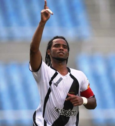 Carlos Alberto é a única dúvida do técnico Dorival Jr para a partida deste sábado -