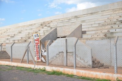 Construção da segunda arquibancada do estádio ainda não foi concluída -