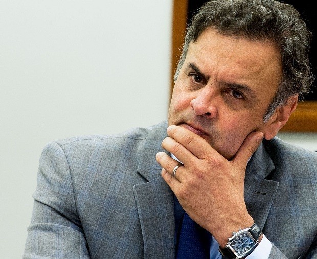 O senador Aécio Neves (PSDB-MG) foi interrogado na manhã desta terça-feira (2), na Polícia Federal, em Brasília, na condição de investigado em um inquérito que apura irregularidades em Furnas - Marcello Camargo/Agência Brasil