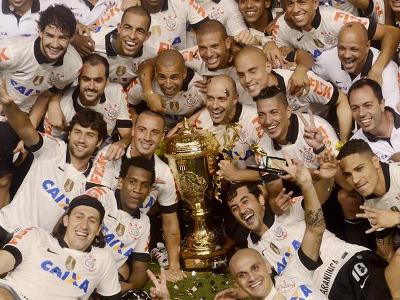 Em jogo na Vila Belmiro, Corinthians empata por 1 a 1 com o Santos e conquista o título do Campeonato Paulista de 2013 -