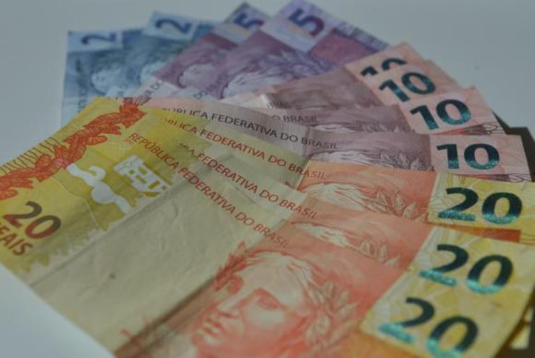 Pagamento é feito por meio da conta poupança digital da Caixa - Divulgação