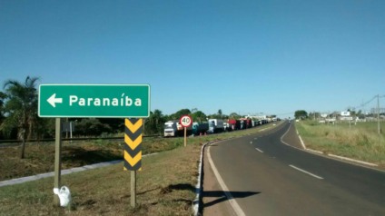 Populares têm aderido à greve e prestado auxilio aos manifestantes, com doação de alimentos, café e apoio moral - Leonardo Guimarães/JPNEWS