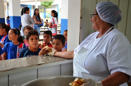 Como forma de contenção e racionamento de materiais, haverá uma adaptação do cardápio da merenda escolar para garantir economias - Divulgação/assessoria