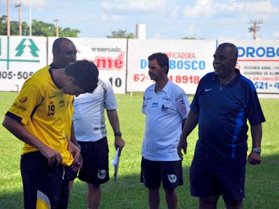 Jogadores e comissão técnica voltaram a sorrir após o pagamento dos salários -