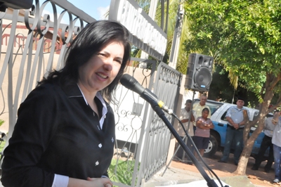 Simone participou ontem da reinauguração do Cemitério do Soldado -