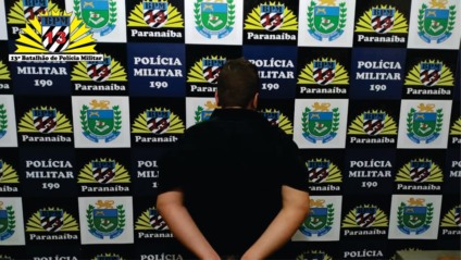 O indivíduo responderá por desacato, resistência, injúria (violência doméstica) e por descumprir medida protetiva de urgência - Divulgação/PMMS