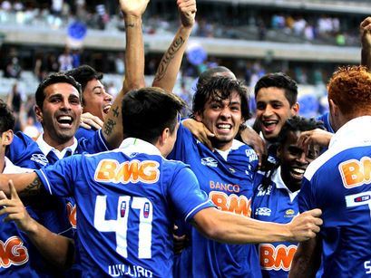 Cruzeiro vence e conquista Brasileirão 2014