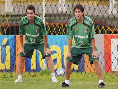 O Fluminense voltará a ter sua dupla de meias formada por Deco e Conca -