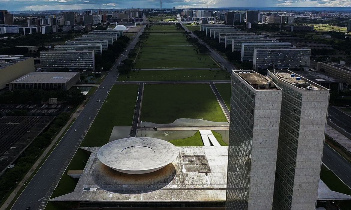 Congresso derruba veto do uso de máscaras de proteção a indígenas   - Foto: Marcello Casal Jr/Agência Brasil