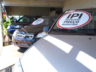 A redução do IPI, aqueceu a venda de carros nas concessionárias de Três Lagoas -