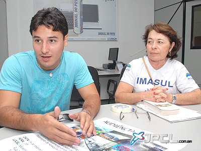 Assessor do Imasul, Felipe Cavalcanti e a fiscal ambiental, Maria José Alves Martins -