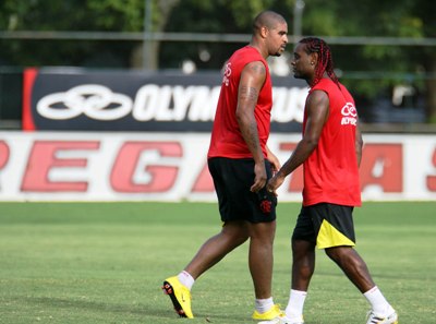 Ataque forte: Andrade confirmou Adriano e Love juntos -