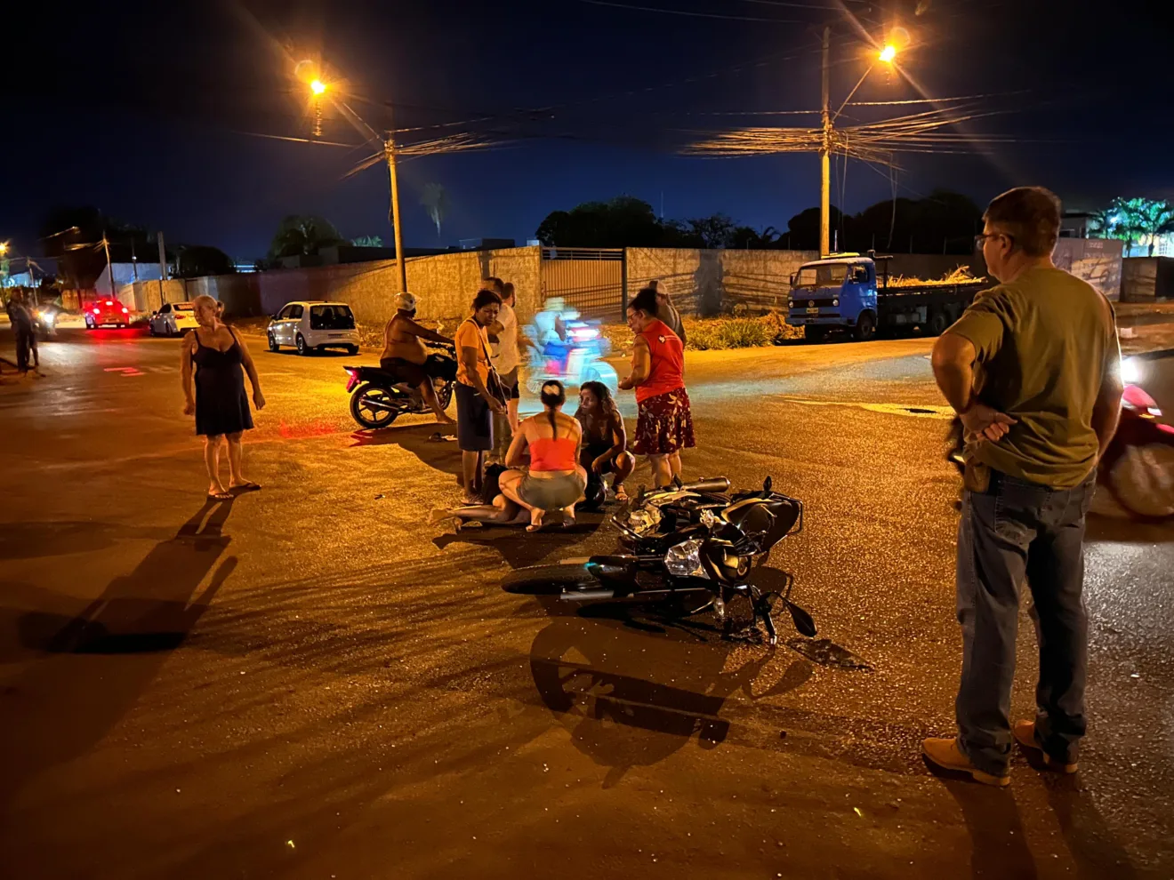 De acordo com o motorista do carro, um caminhão estacionado nas proximidades dificultou a visibilidade.