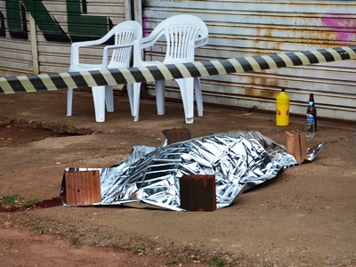 O crime atraiu muitos curiosos -