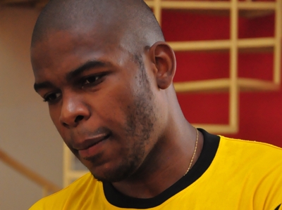 Nilton: 25 anos, 1,97m e dois gols marcados -