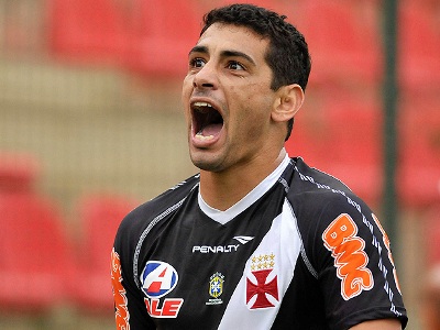 Diego Souza marcou três gols na partida diante do Cruzeiro em Minas Gerais - Diego Souza marcou três gols na partida diante do Cruzeiro em Minas Gerais -