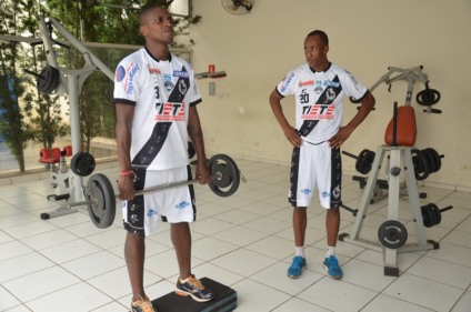 Atacante Abuda durante treinamento do Misto - Claudio Pereira