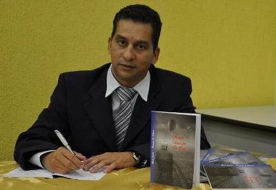 Raul Júnior lança ?Sentirei saudades de tudo? -