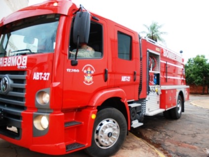 Uma viatura de combate a incêndio foi entregue em dezembro de 2014 - Tiago Apolinário/Da Hora Bataguassu