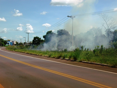 Fumaça tomou conta da rodovia por aproximadamente 30 minutos -